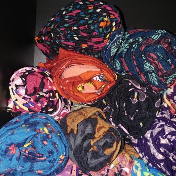 (2)Pair Lularoe One size (2-10) leggings bundle - Picture 3 of 8